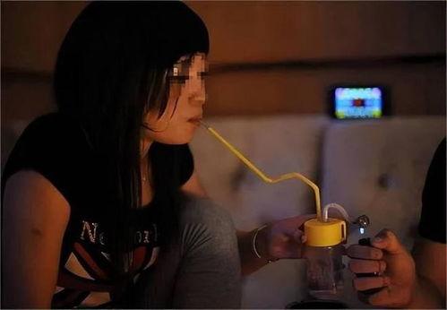 淫秽片在线观看,在线观看的隐秘世界  第3张